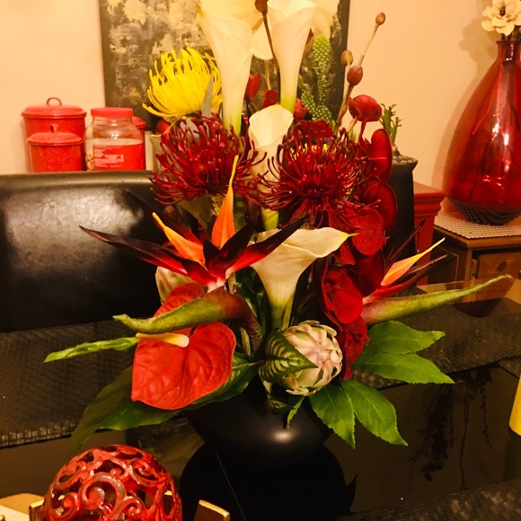 Artificial Flower Arrangement - Picture 2 of 3